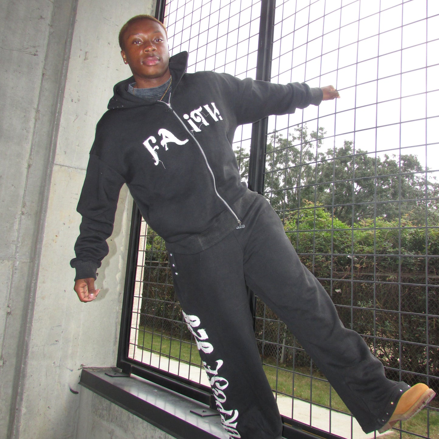 BLACK FAITH SWEATSUIT